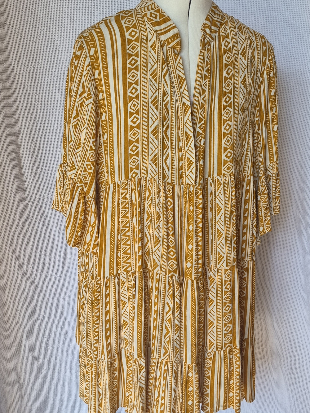 easel Mustard and White Geometric Tiered Tunic Dress